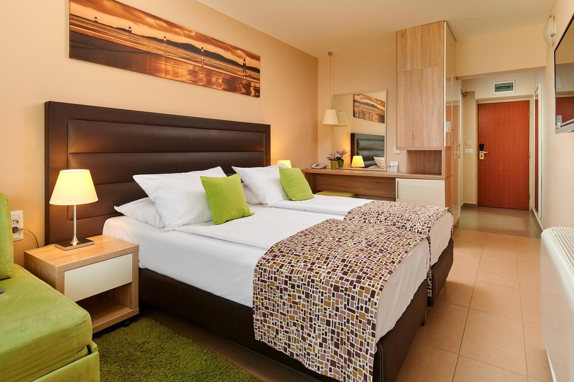 Hotel Pinija 4*