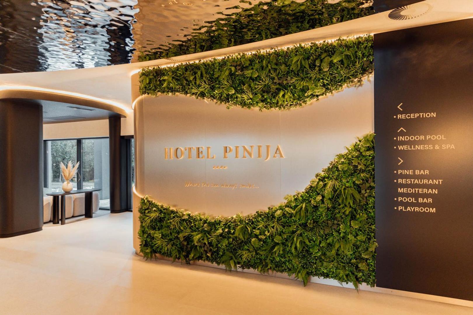 Hotell Pinija Petrcane